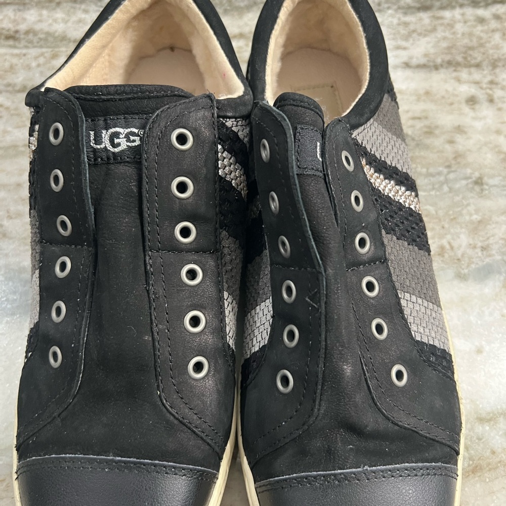 UGG Men Canvas Size 12